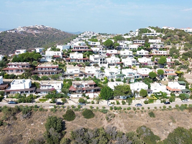 Boğaziçi Adabükünde Deniz Manzaralı Özel Plajlı Satılık Villa - Görsel 3