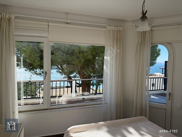 Boğaziçi Adabükünde Deniz Manzaralı Özel Plajlı Satılık Villa - Görsel 19