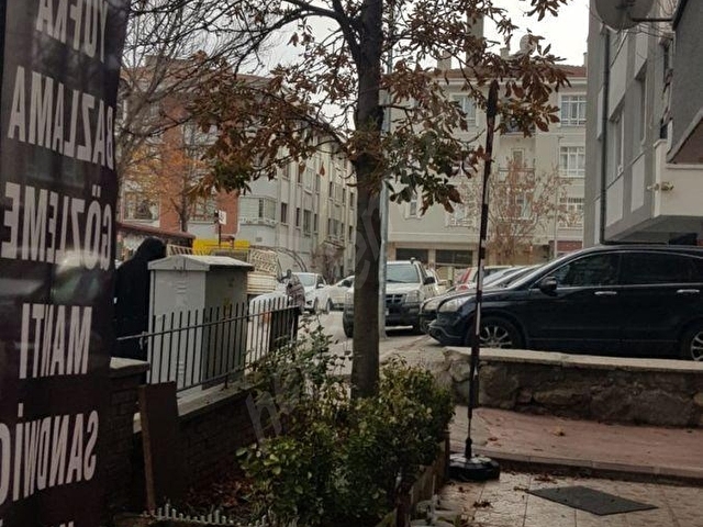 EMLAKZADEDEN DİKMEN NAME SOKAKTA  BANKALAR DURAĞINDA SATILIK DÜKKAN - Görsel 3