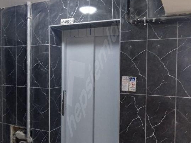 Çamlıca Mahallesinde Yerden Isıtmalı ve Asansörlü 1+1 Satılık Daire - Görsel 3