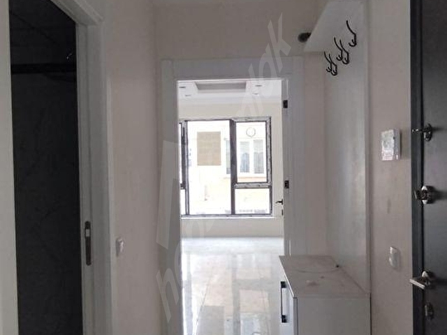 Çamlıca Mahallesinde Yerden Isıtmalı ve Asansörlü 1+1 Satılık Daire - Görsel 11