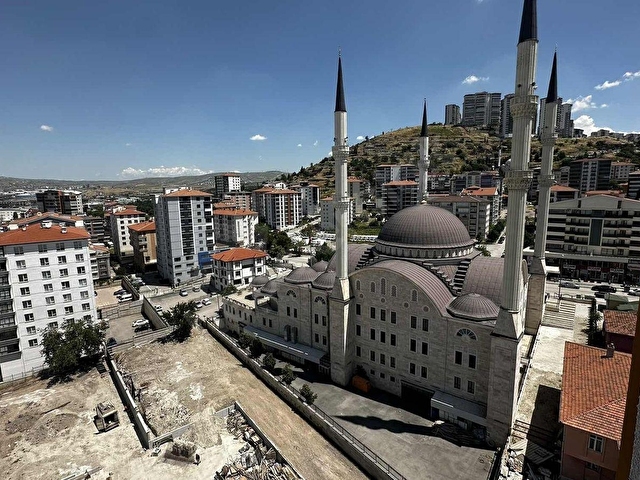 MERCANLARDAN AŞAĞI YAHYALARDA MERKEZİ KONUMDA 4+1 SATILIK DAİRE - Görsel 27