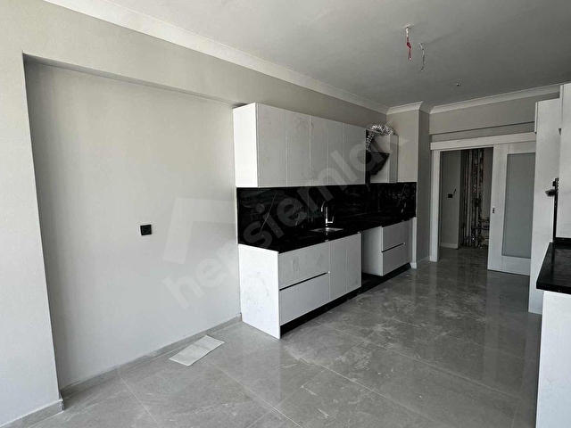 MERCANLARDAN AŞAĞI YAHYALARDA MERKEZİ KONUMDA 4+1 SATILIK DAİRE - Görsel 8