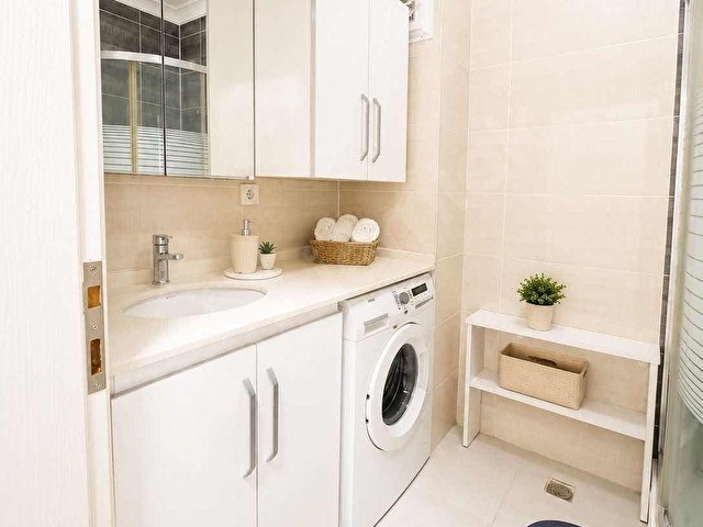 AYVALIK MERKEZE 1 KM DENİZ MANZARALI 2+1 KLİMALI EŞYALI DAİRE - Görsel 14
