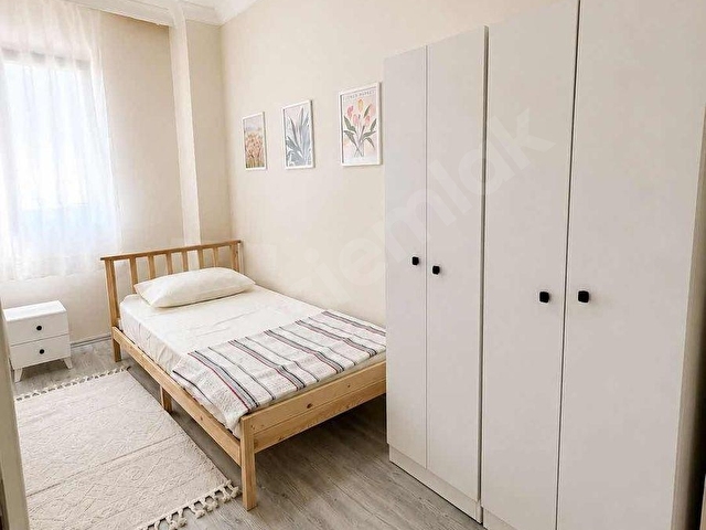 AYVALIK MERKEZE 1 KM DENİZ MANZARALI 2+1 KLİMALI EŞYALI DAİRE - Görsel 12