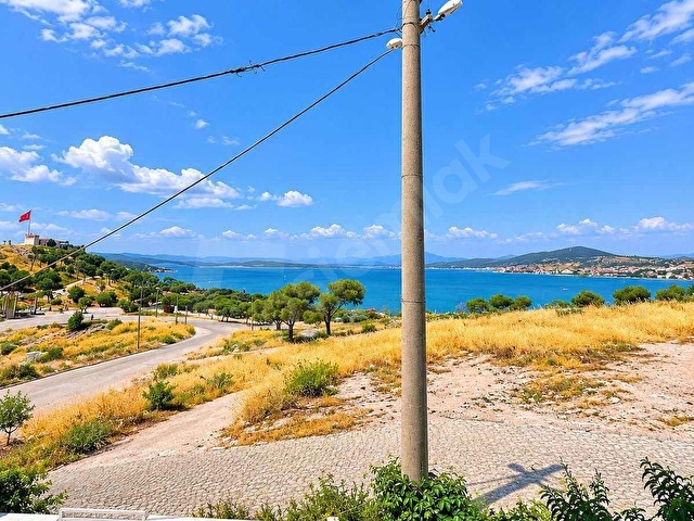 AYVALIK MERKEZE 1 KM DENİZ MANZARALI 2+1 KLİMALI EŞYALI DAİRE