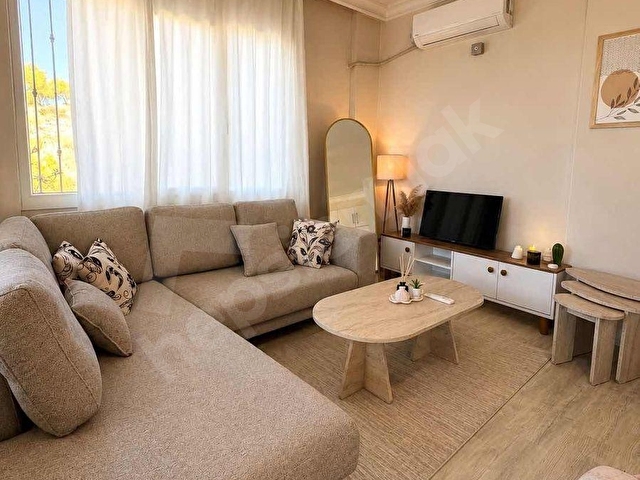 AYVALIK MERKEZE 1 KM DENİZ MANZARALI 2+1 KLİMALI EŞYALI DAİRE - Görsel 3