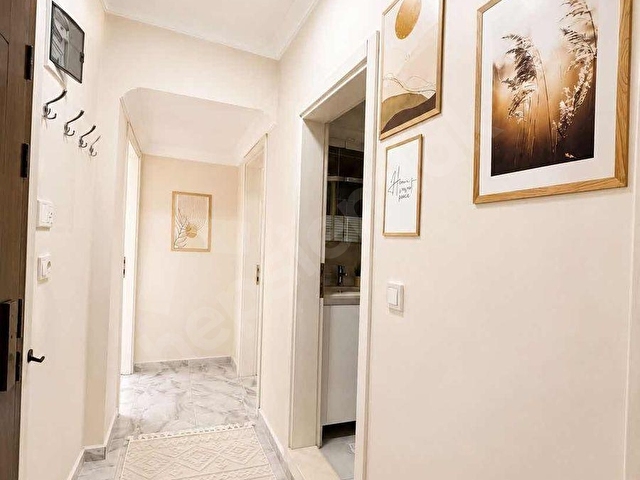 AYVALIK MERKEZE 1 KM DENİZ MANZARALI 2+1 KLİMALI EŞYALI DAİRE - Görsel 15