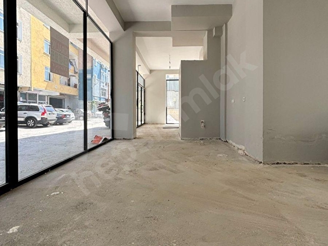 DİRECTTEN OTO SANAYİNİN YANI BAŞINDA İKİ SOKAĞA CEPHELİ GENİŞ VİTRİNLİ ÖN KULLANIMLI KİRALIK DÜKKAN - Görsel 5