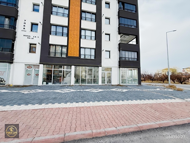 Mithatpaşa Mahallesinde 125 m2 Kiralık Dükkan - Görsel 2