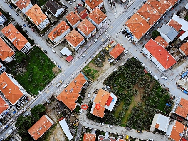 MÜREFTE CADDESİNE 50 METRE MESAFEDE MÜSTAKİL BAHÇELİ BİNA - Görsel 2