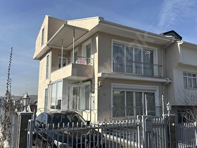Çayyolu İlko Sitesinde Önü Açık Manzaralı, Özel Yapım Villa - Görsel 2