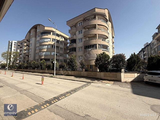 ERTUĞRUL METRO İST YAKININDA SİTE İÇİ SATILIK ARA KAT 3+1 DAİRE - Görsel 2