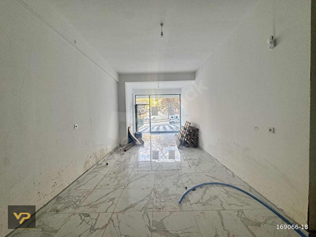 VİPDEN HACI BAYRAM VELİ CAD ÜZERİ KİRALIK 75 M² DÜKKAN