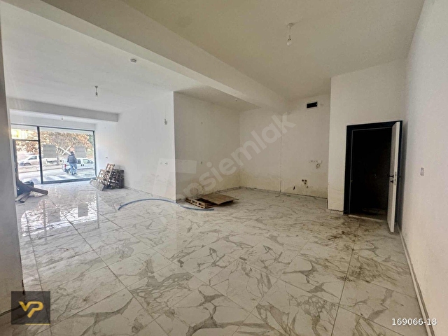 VİPDEN HACI BAYRAM VELİ CAD ÜZERİ KİRALIK 75 M² DÜKKAN - Görsel 2