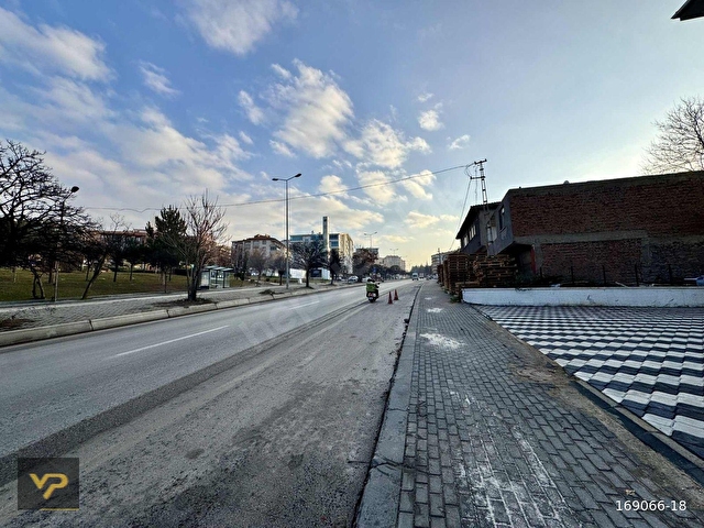 VİPDEN HACI BAYRAM VELİ CAD ÜZERİ KİRALIK 75 M² DÜKKAN - Görsel 4