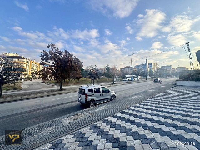 VİPDEN HACI BAYRAM VELİ CAD ÜZERİ KİRALIK 75 M² DÜKKAN - Görsel 6