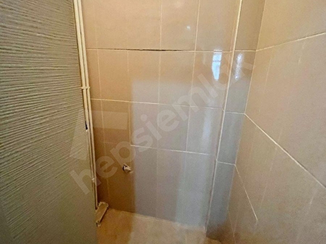 ÇAĞLAYANDAN SOKULLU CADDESİNDE ARA KATTA ÖNÜ AÇIK BAKIMLI TEMİZ 2+1 DAİRE - Görsel 23