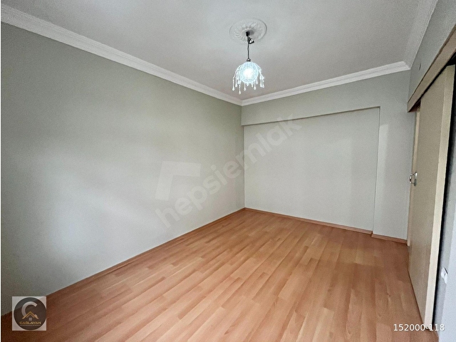 ÇAĞLAYANDAN SOKULLU CADDESİNDE ARA KATTA ÖNÜ AÇIK BAKIMLI TEMİZ 2+1 DAİRE - Görsel 16