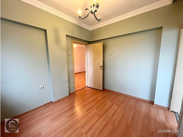 ÇAĞLAYANDAN SOKULLU CADDESİNDE ARA KATTA ÖNÜ AÇIK BAKIMLI TEMİZ 2+1 DAİRE - Görsel 7