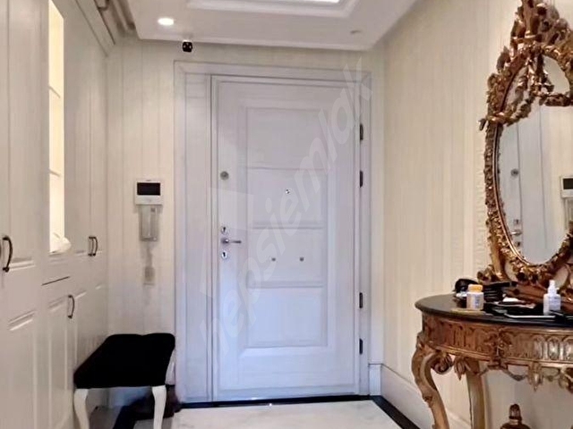 SULTAN MAKAMINDA 180m2 NET 4+1 ÖZEL DEKORASYONLU BOĞAZ MANZARALI - Görsel 2