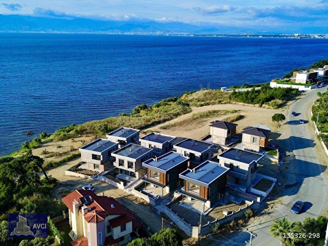 AVCIDAN DENİZE SIFIR TAM MÜSTAKİL FIRSAT VİLLA