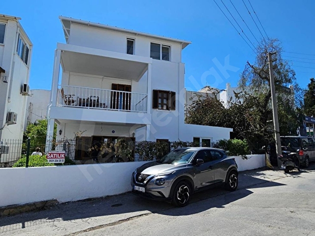 SAHIBINDEN SATILIK BODRUM GÜMBET MERKEZİNDE, MÜSTAKİL 4+1 TRIPLEX YAZLIK, DENIZE 100 m