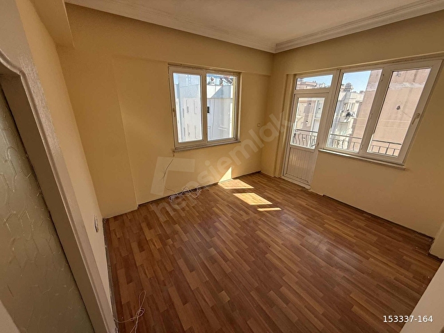 Kızıltoprak Mahallesinde 3+1 Kullanışlı Daire - Görsel 10