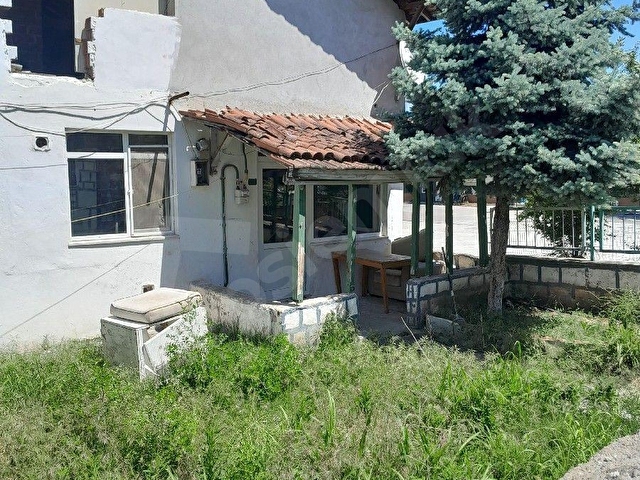 GÖLCÜK/ İHSANİYE  MERKEZDE BAHÇELİ  3+1 130 M2 KULLANIM ALANLI  MÜSTAKİL EV