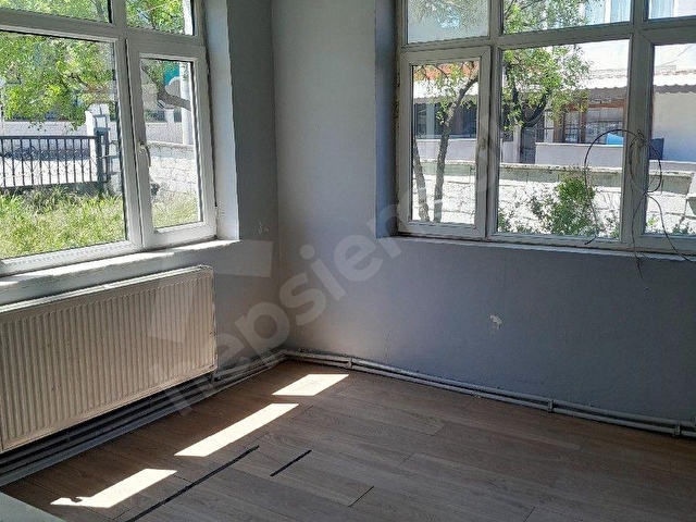 GÖLCÜK/ İHSANİYE  MERKEZDE BAHÇELİ  3+1 130 M2 KULLANIM ALANLI  MÜSTAKİL EV - Görsel 13