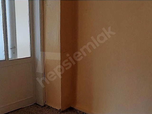 EGE ÜNİVERSİTESİNE VE EVKA 3 METRO YAKINI ARA KAT KLASİK DAİRE - Görsel 13