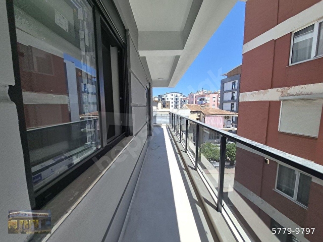 KALEİÇİ VE DENİZ YAKINI KATTA ASANSÖRLÜ 2+1 LÜX DAIRE YERDEN USITMA KOMBILİ - Görsel 23