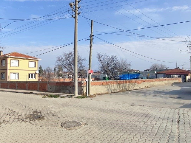 YENİŞEHİR,0.90 EMSAL,3 KAT İMARLI,2.306 m² ARSA VE MÜSTAKİL EV - Görsel 4