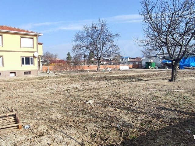 YENİŞEHİR,0.90 EMSAL,3 KAT İMARLI,2.306 m² ARSA VE MÜSTAKİL EV