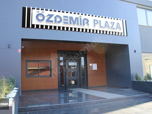 EDREMİT ÖZDEMİR PLAZADA YÜKSEK KREDİLİ TAKASLI SATILIK DÜKKAN
