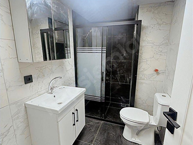 ÇÖZÜM EMLAKTAN MURADİYE BELEDİYE CİV. SIFIR 1+1 ARA KAT DAİRE - Görsel 11