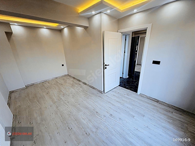 ÇÖZÜM EMLAKTAN MURADİYE BELEDİYE CİV. SIFIR 1+1 ARA KAT DAİRE - Görsel 10