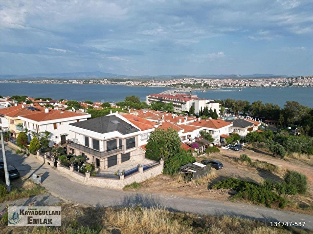Ayvalık Özkayaoğulları emlak Mithatpaşa mh satılık villa 4 + 2 - Görsel 2