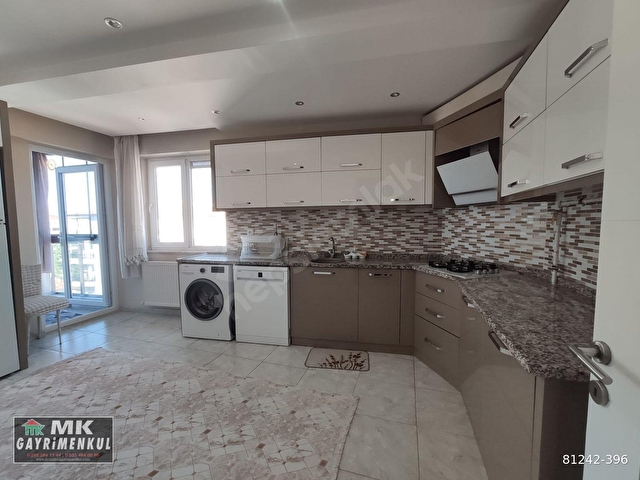 HÜRRİYET CADDESİ ÜZERİNDE 6 YAŞINDA ASANSÖRLÜ 2+1 SATILIK DAİRE