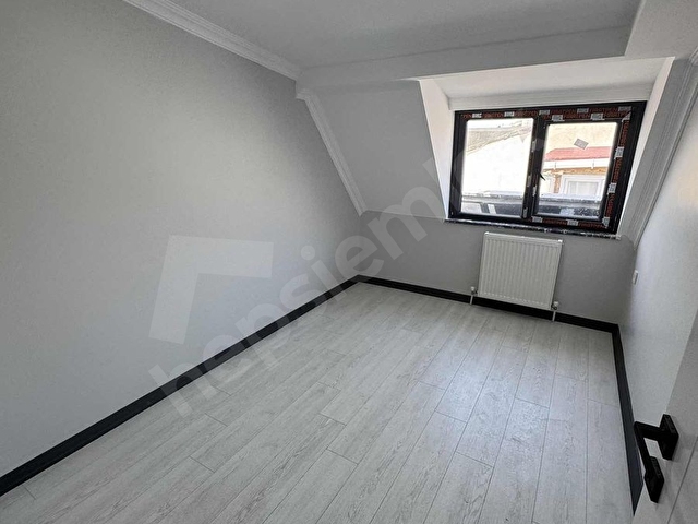 AVLU34 DİBİ 2+1 ÇATI KATI ASANSÖRLÜ YALITIMLI METROYA YÜRÜME 7DK - Görsel 21