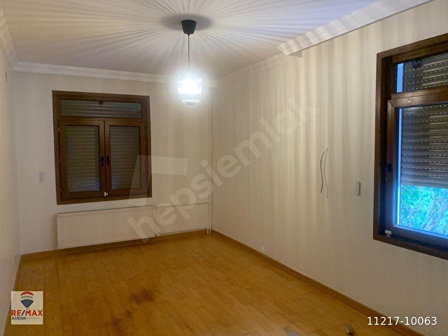ZEKERİYAKÖY DE BAKIMLI GARANTİ KOZA 5 tipi VİLLASI - Görsel 9