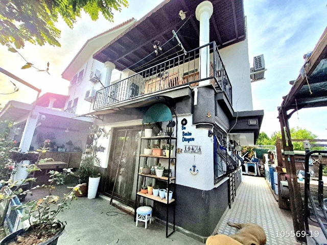 Manzaralı ve Geniş Bahçeli Villa - Görsel 3