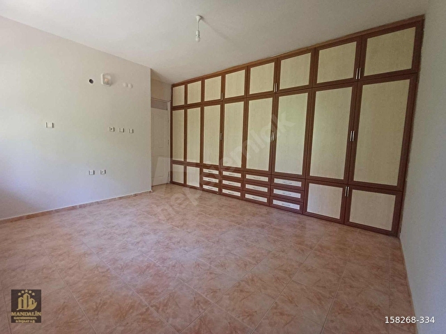 ELVAN ÖZÇELİKTEN HAYITLI MAHALLESİNDE 3+1 KİRALIK DAİRE - Görsel 2