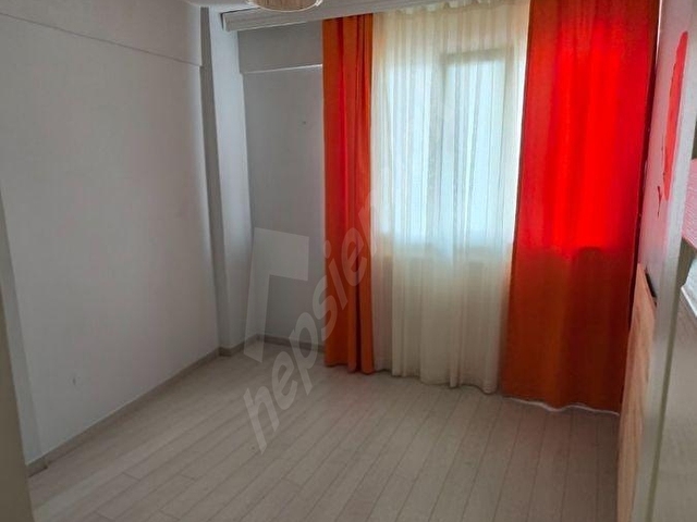 Ortaköy de Sahile Yakın Yokuşsuz Boş 1+1 Kiralık Daire - Görsel 9
