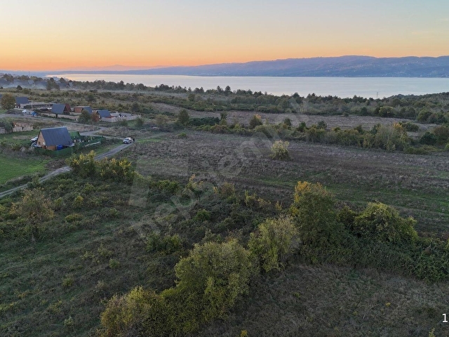 REMAX NATURALDEN SAPANCADA TİCARİ İMARLI GÖL MANZARALI ARSA - Görsel 13