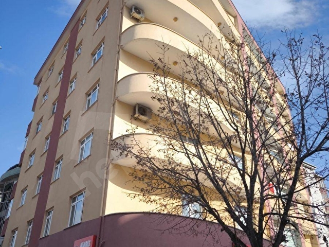FERHATPAŞADA İÇİ YENİLENMİŞ 3+1 DAİRE HARİKA KONUMDA