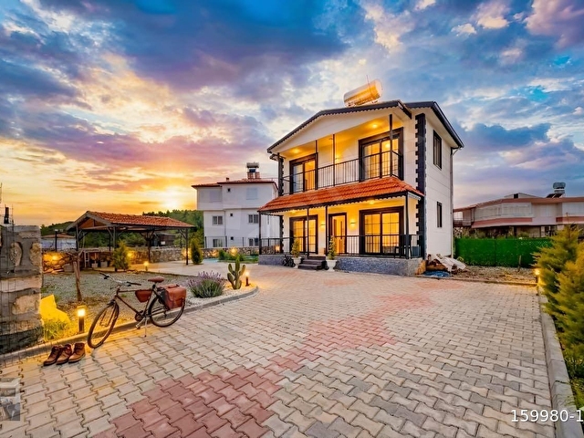 ALANYA GÜZELBAĞDA DOĞA İLE İÇ İÇE HAVUZLU MÜSTAKİL EV