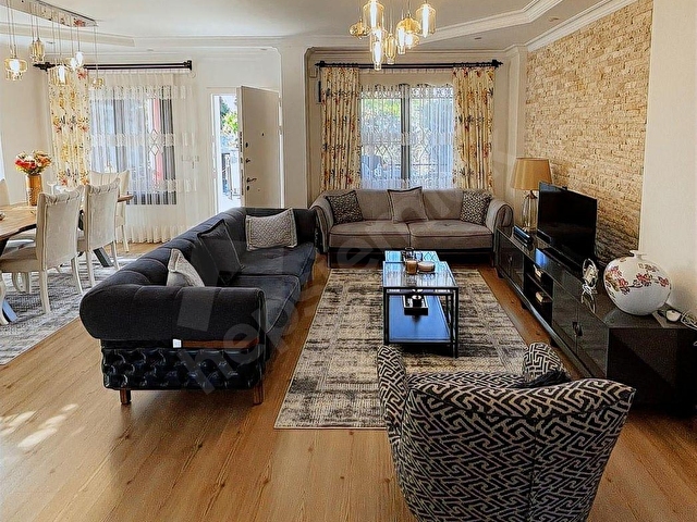 Kuşadası Özkent Sitesinde Satılık 4+1 Özel Havuzlu Yazlık