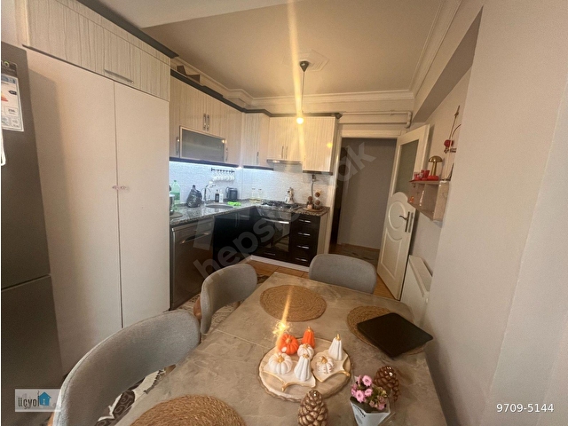 Yeşilyurt Merkez Cami Yakını 3+1 105 m2 13 Yıllık Bina Doğalgazlı Otoparklı Satılık Ara Kat Daire