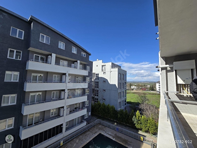 ÜSTÜNELDEN HAVUZLU SİTEDE ARAKAT KAT MÜLKİYETLİ SATILIK DAİRE - Görsel 6